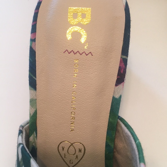 BC Born in California tropical block heel sandal - Picture 5 of 8